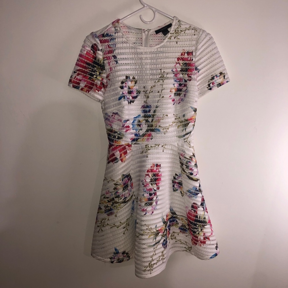 BEAUTIFUL White Floral Dress